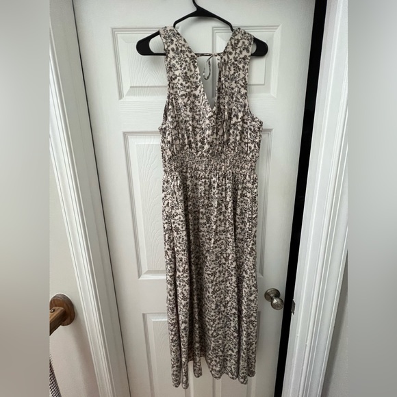 NWT Old Navy Floral Ruched Waist Maxi - size Large - Picture 6 of 7